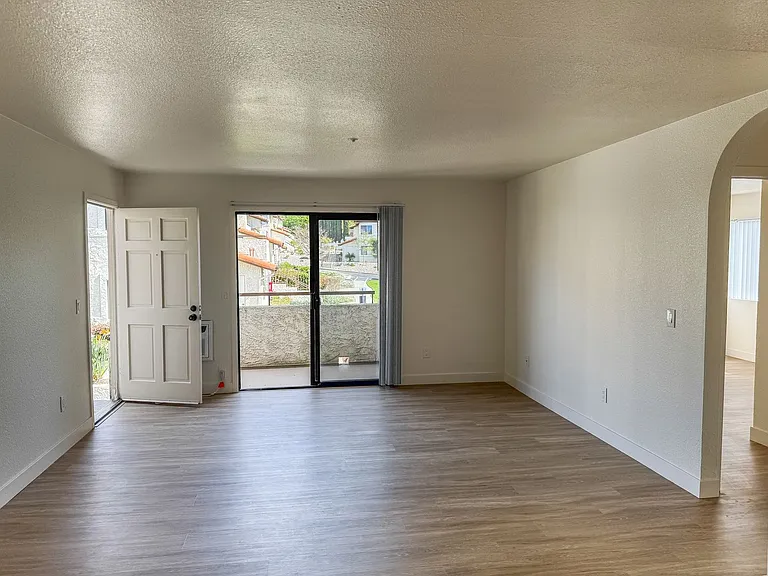 Sycamore Hills Village Apartments — Photo 28