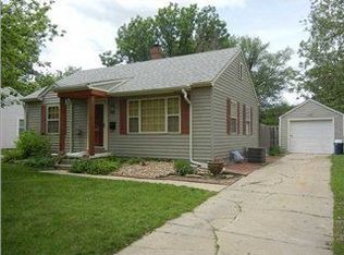 833 N Ridgewood Dr, Wichita, KS 67208