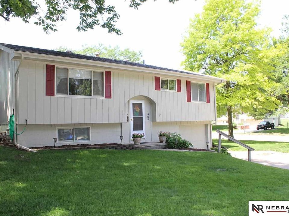 1st image of 7512 S 89th St