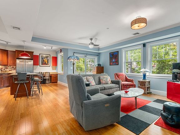 3rd image of 224 Florence St APT 3