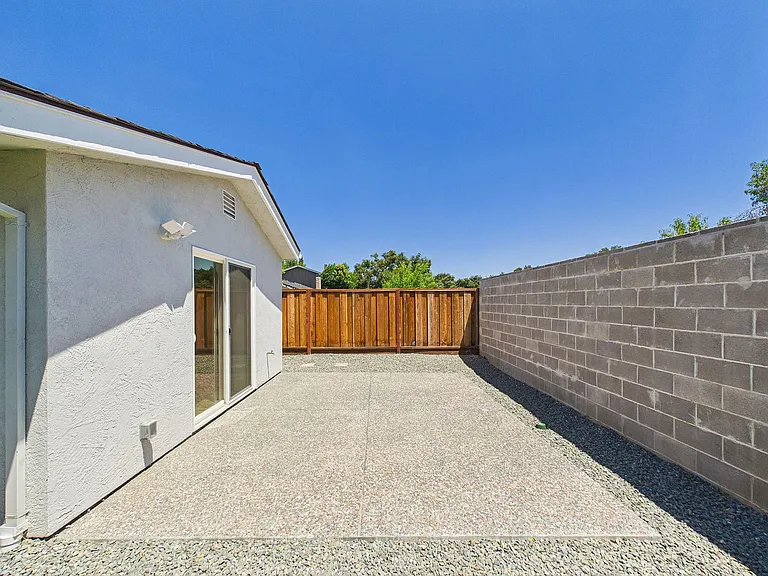 442 Fontanelle Dr — Photo 28
