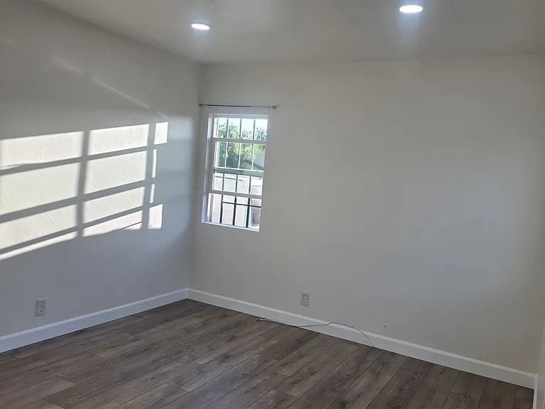 10105 S Inglewood Ave #1 — Photo 5