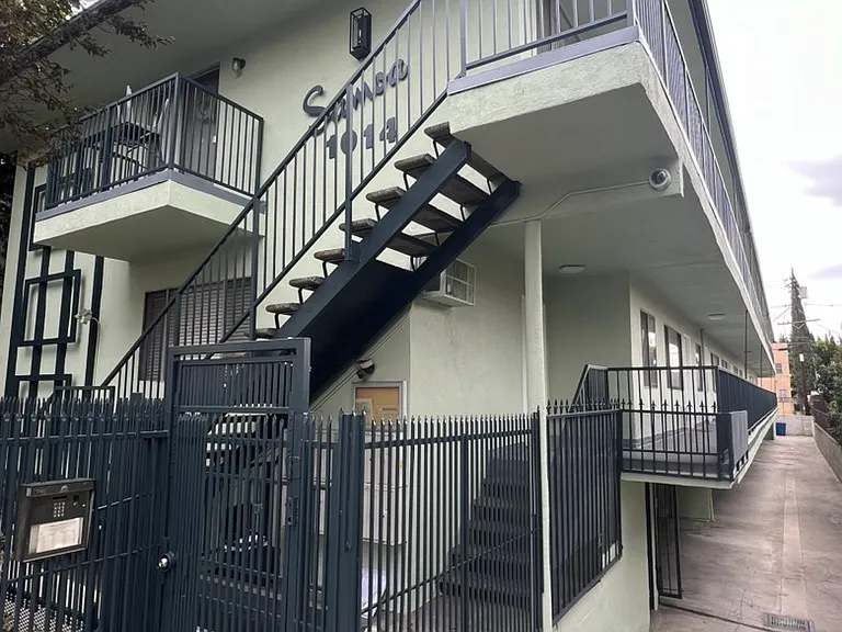 1014 N Oxford Ave #7 — Photo 16