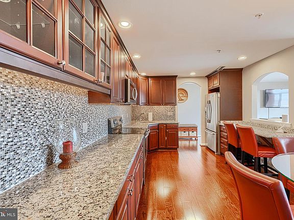 4th image of 1 Smeton Pl APT 1003