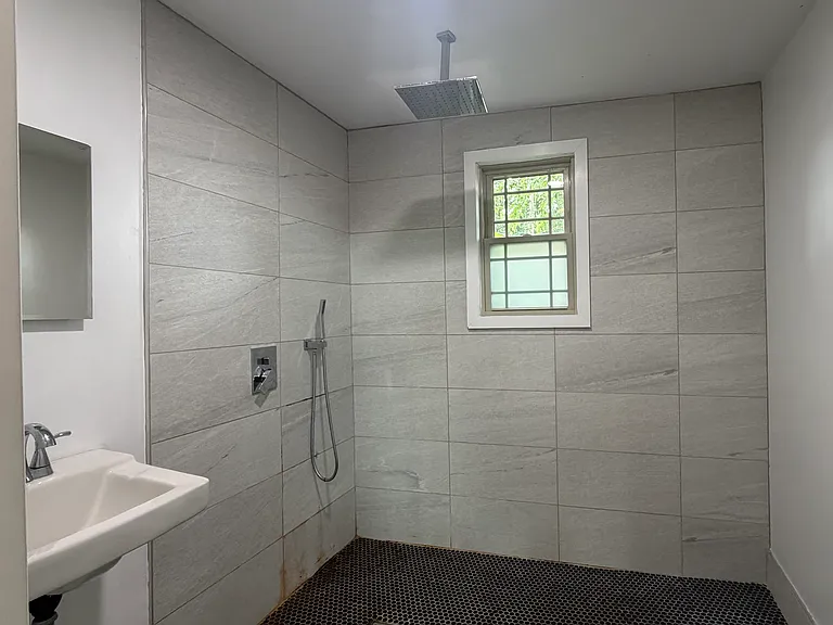 629 Neill Ave #B — Photo 8