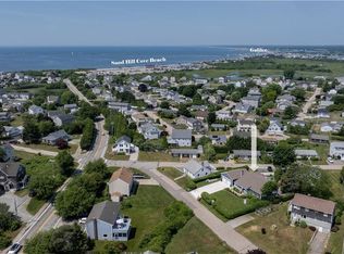 9 Dudley Dr, Narragansett, RI 02882