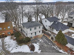 W2056 Kings LANE, East Troy, WI 53120