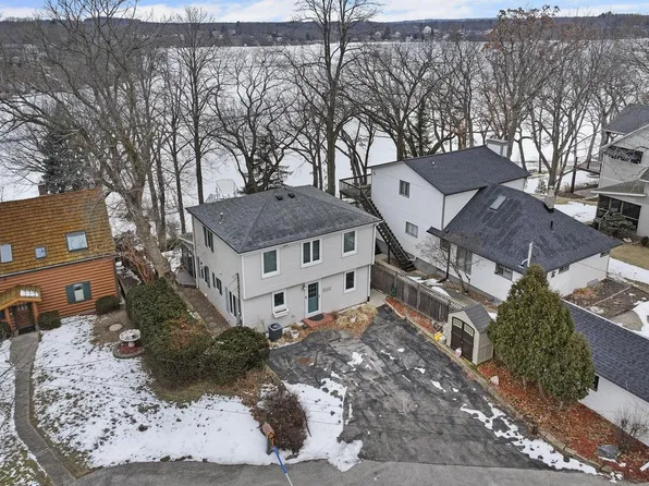 W2056 Kings LANE, East Troy, WI 53120