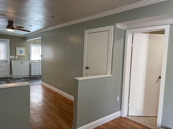 2nd image of 415 Pine St
