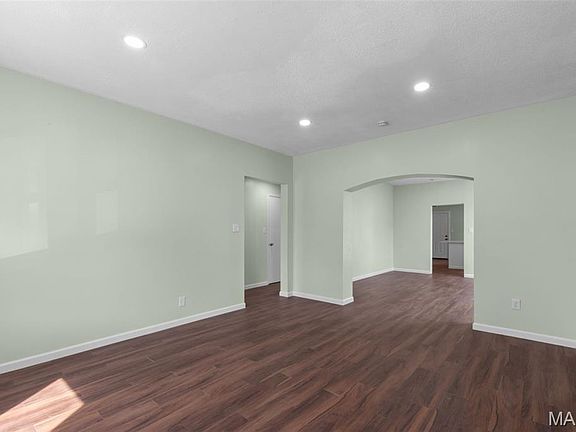 3rd image of 2715 Osage St