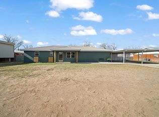 17 Meadowbrook Dr, Coahoma, TX 79511