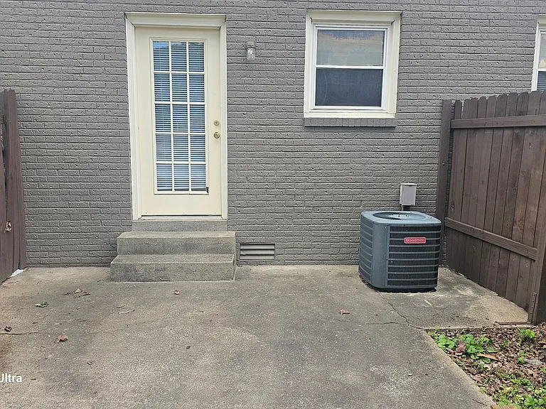 610 Commerce St #19 — Photo 13