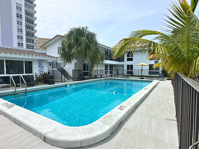421 Sunset Dr #3 — Photo 16
