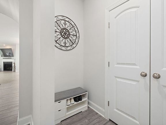 5th image of 212 Oakcheset Ct