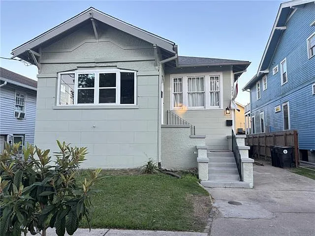 2427 Peniston St — Photo 1