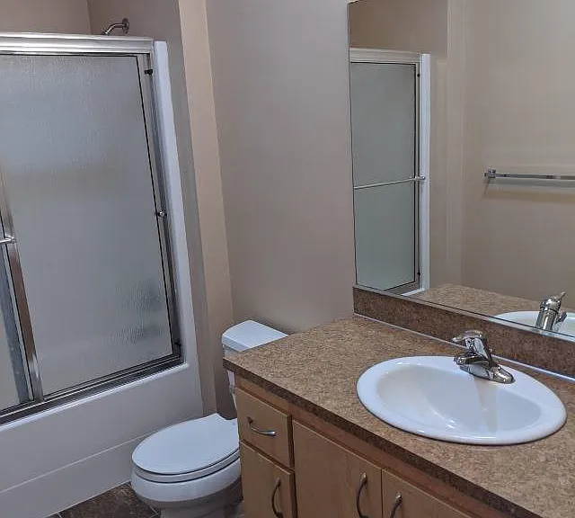 721 E 19th Alley - 2nd Floor Bath 721 E 19th Alley - 2nd Floor Bath