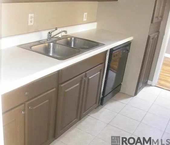 1977 Cherrydale Ave — Photo 6