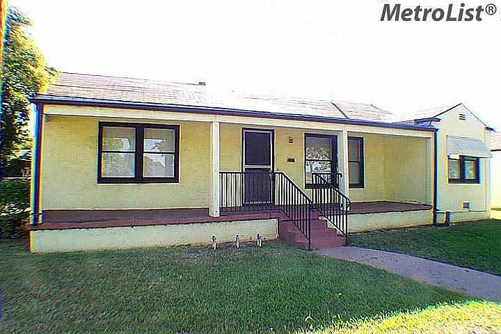 1st image of 326 N E St
