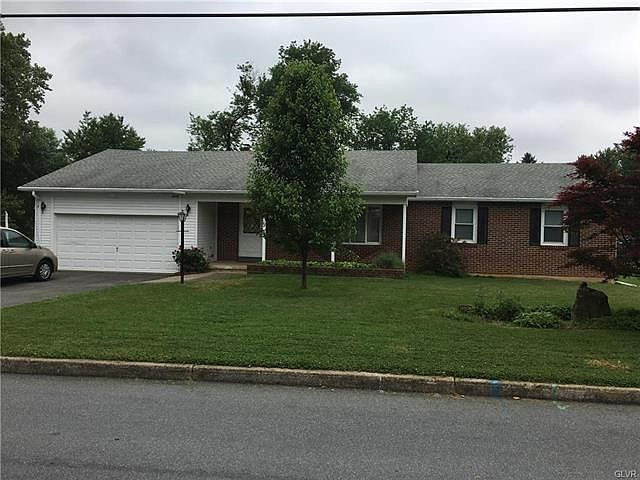 1st image of 2715 Cresmont Ave