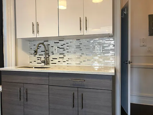 Rented by EXR | media 22