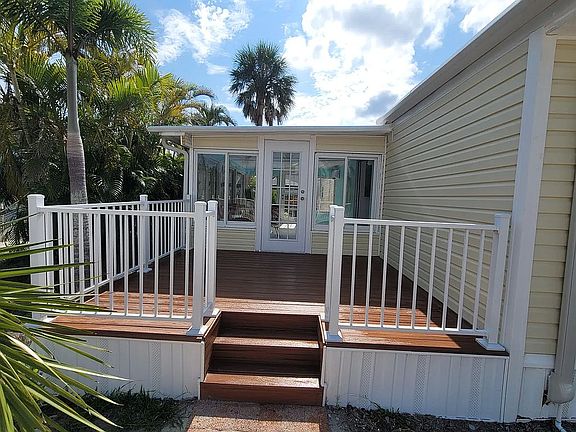 4th image of 1119 Periwinkle Way #369