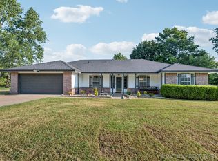 9305 E Cherry Ln, Claremore, OK 74017