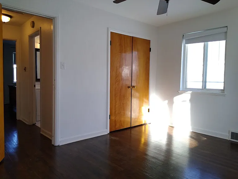 2128 Hooker St — Photo 16