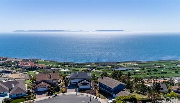 3rd image of 3358 Seaclaire Dr