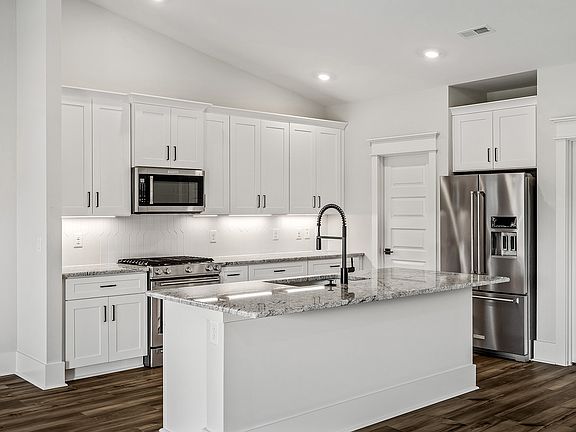 5th image of 516 Kingwood Ln Lot 5