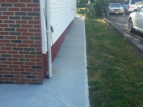 3rd image of 166-168 Lincoln Ave