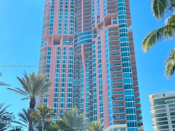 300 S Pointe Dr, Miami Beach, FL
