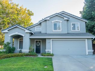 9428 Windy River Ln, Elk Grove, CA 95758