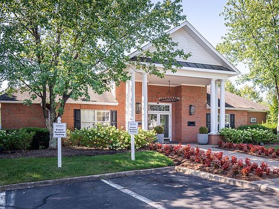 2nd image of 5600 Salem Run Blvd #11511R