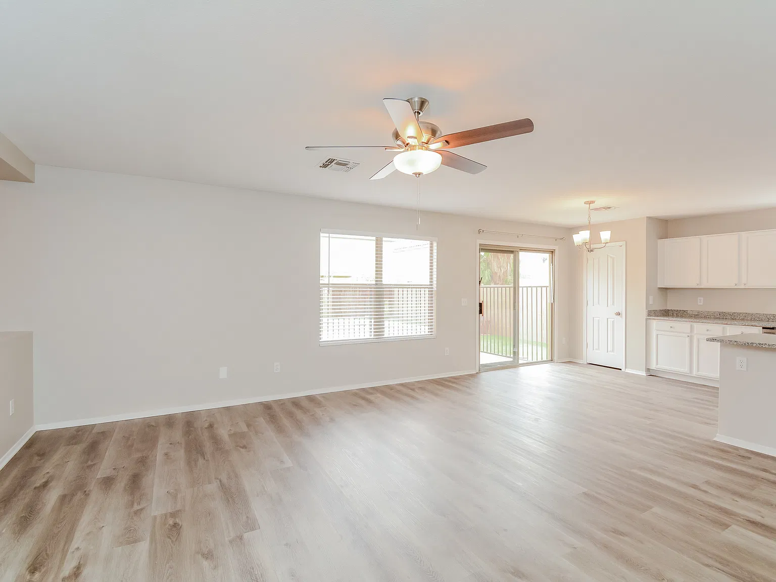 4 bed, 1988 sqft, $2,485 — Photo 2