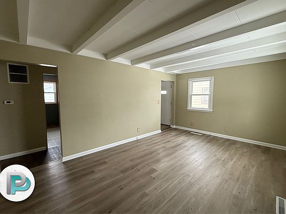 3rd image of 639 14th St NE