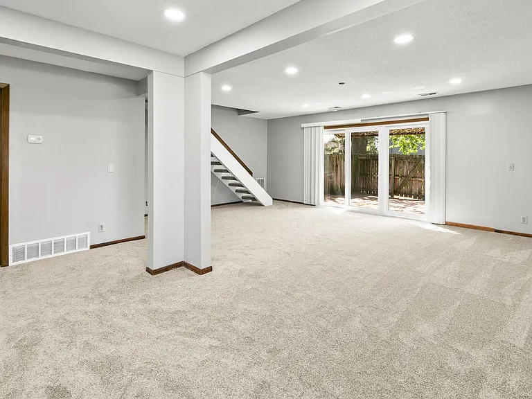 9002 David Cir — Photo 8