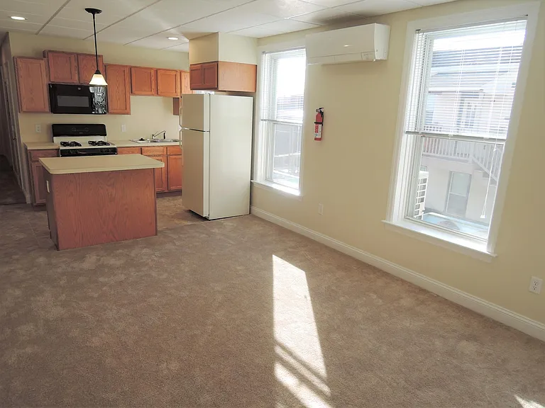 Dining & Kitchen Area
