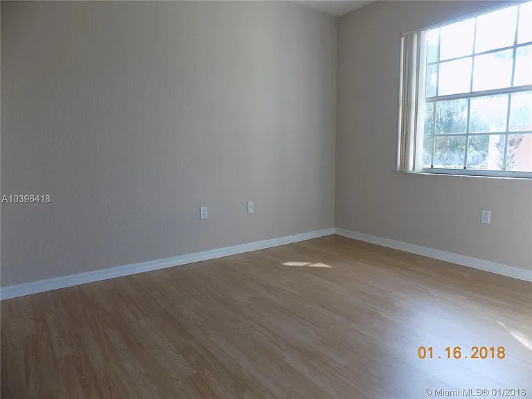 1507 Belmont Ln #136 — Photo 3