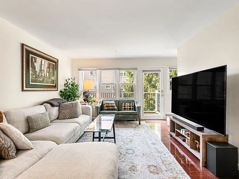 54 Crescent Ave #L — Photo 3
