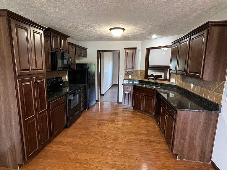 1442 N Opportunity Ave — Photo 16
