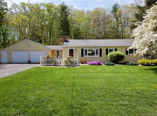 35 Fernwood Dr, Simsbury, CT 06070