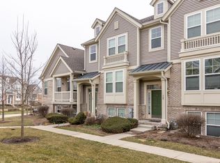 17 Veneto Ct, Streamwood, IL 60107