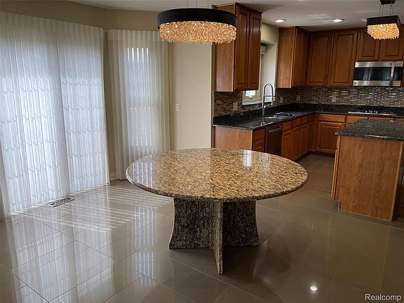 3rd image of 45856 Bristol Cir