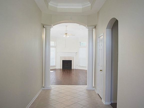 4th image of 12327 Maple Leaf Ln