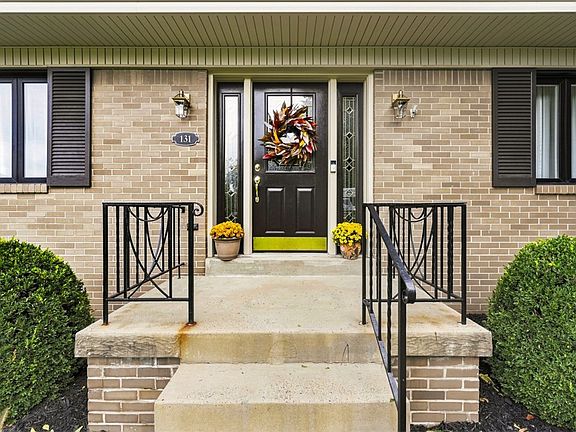 4th image of 131 Derwent Dr
