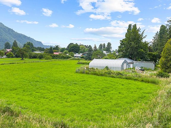 5th image of 394 Arnold Rd