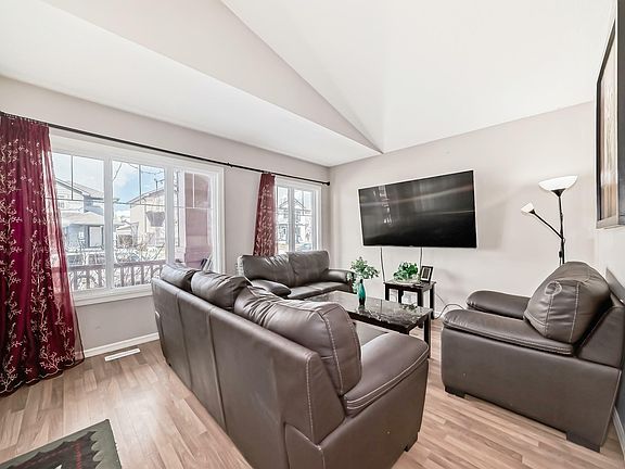 4th image of 2333 28a Ave NW