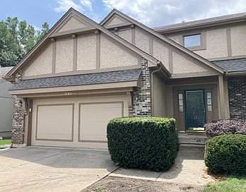 8209 W 152nd Ter