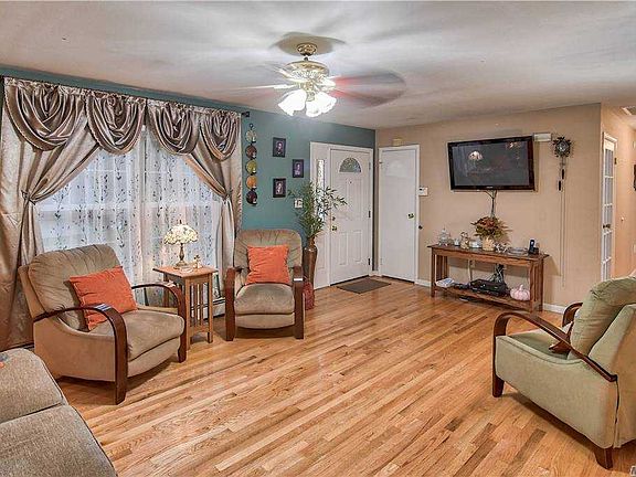 2nd image of 268 Chestnut St