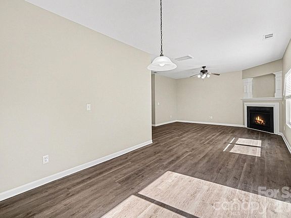 3rd image of 3006 Moonstone Ln